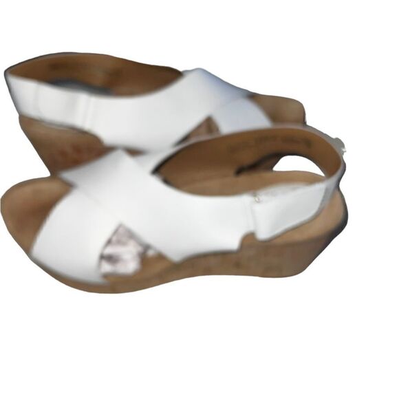 Clarks Artisan Caslynn Shae Wedge Sandal White Nubuk Leather Size 11 - Picture 2 of 8